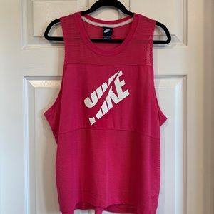 Women’s Nike XL Sleeveless Mesh Shirt